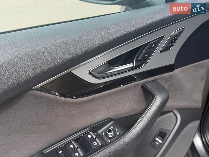 Позашляховик / Кросовер Audi Q7 2016 в Черкасах