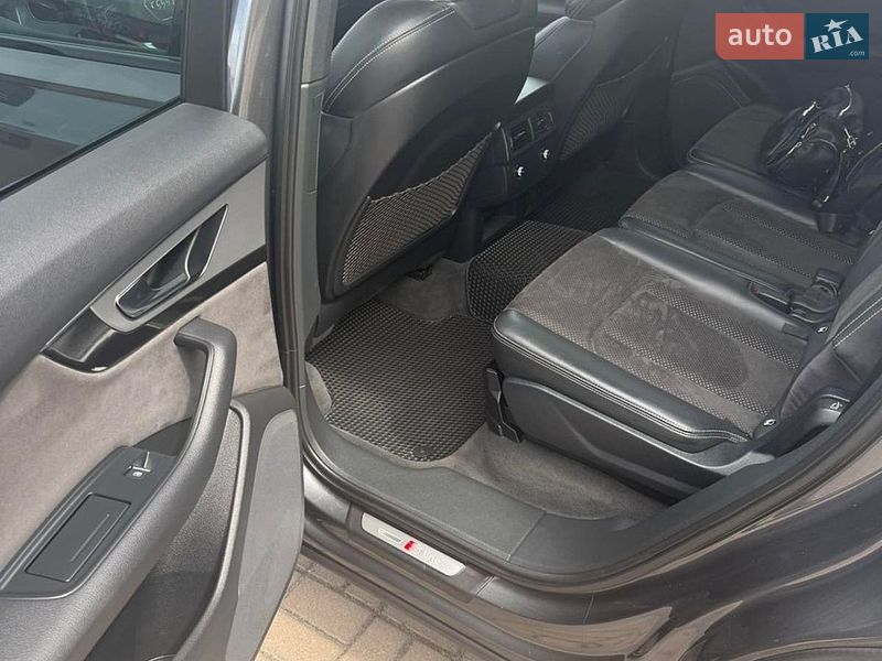 Позашляховик / Кросовер Audi Q7 2016 в Черкасах
