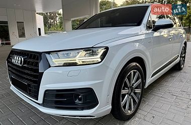Позашляховик / Кросовер Audi Q7 2015 в Дніпрі