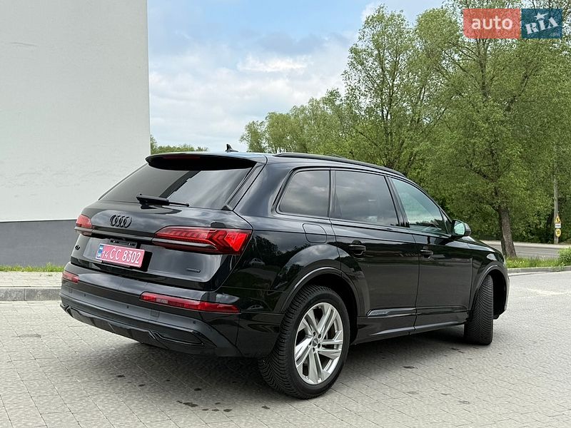 Позашляховик / Кросовер Audi Q7 2020 в Новояворівську