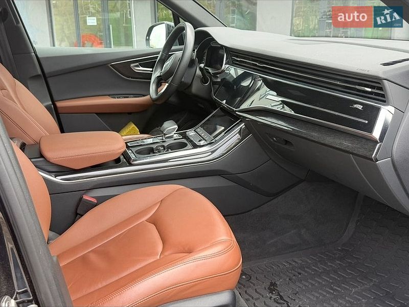 Позашляховик / Кросовер Audi Q7 2020 в Новояворівську