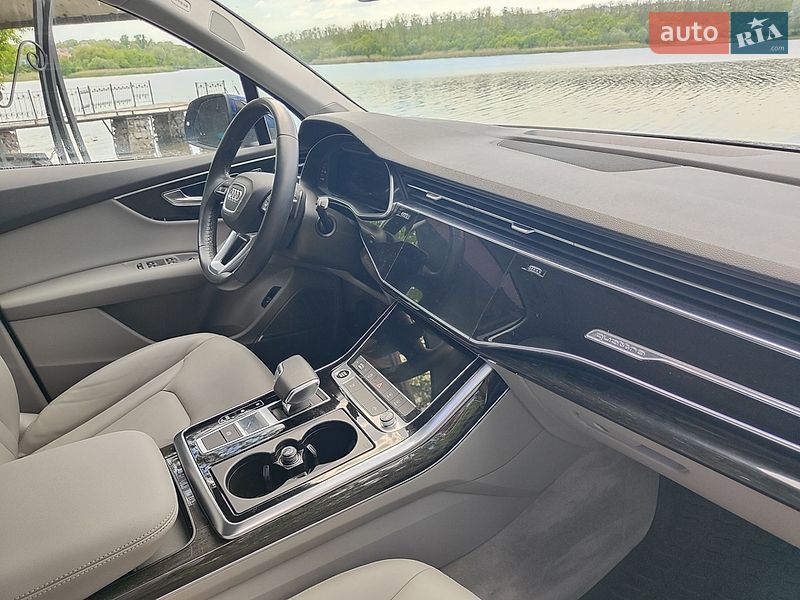 Внедорожник / Кроссовер Audi Q7 2022 в Запорожье