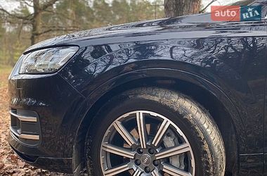 Внедорожник / Кроссовер Audi Q7 2017 в Киеве
