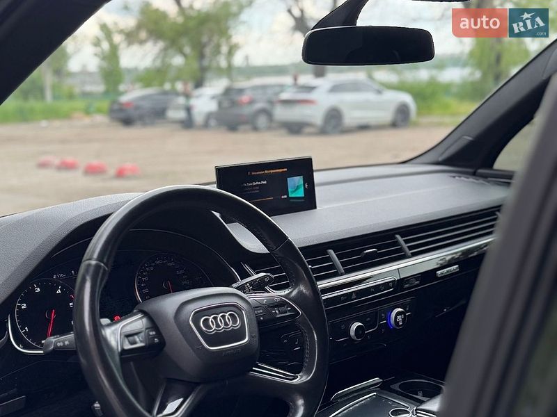 Позашляховик / Кросовер Audi Q7 2015 в Запоріжжі