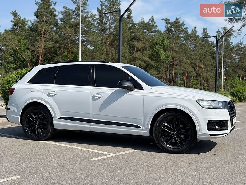 Внедорожник / Кроссовер Audi Q7 2016 в Киеве