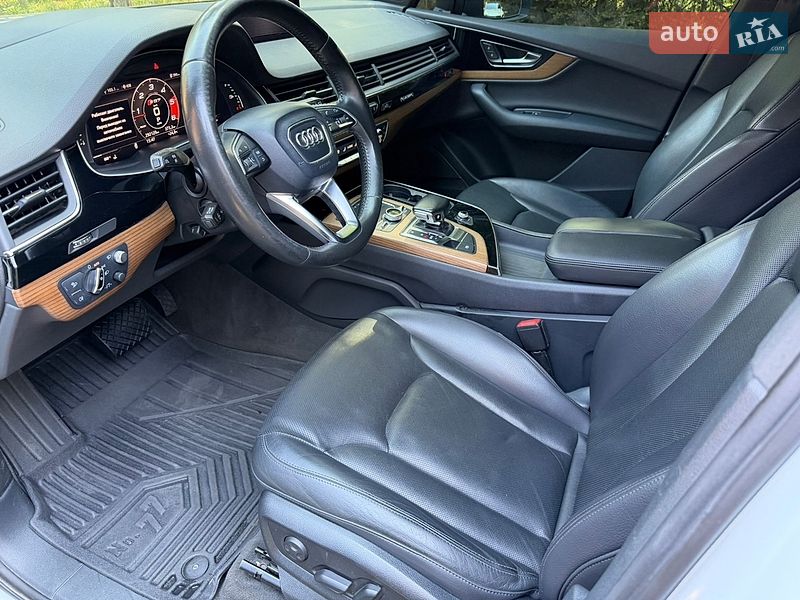 Внедорожник / Кроссовер Audi Q7 2016 в Киеве