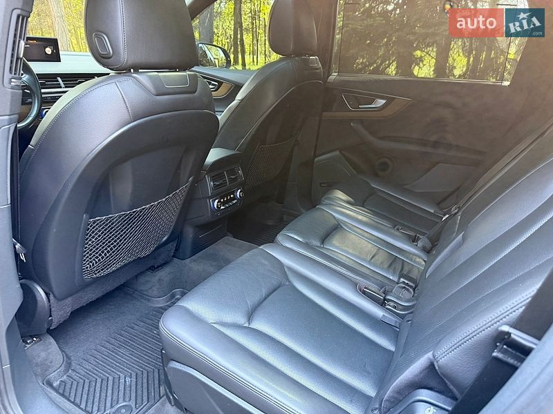 Внедорожник / Кроссовер Audi Q7 2016 в Киеве