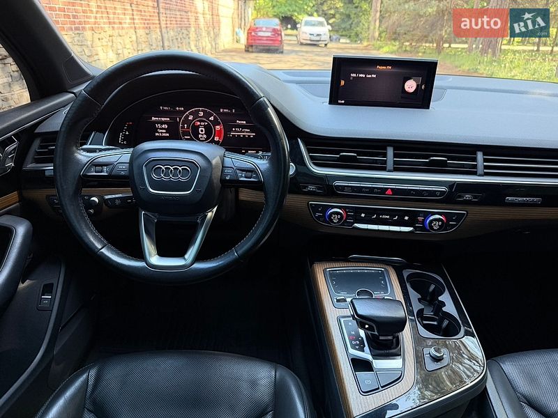Внедорожник / Кроссовер Audi Q7 2016 в Киеве