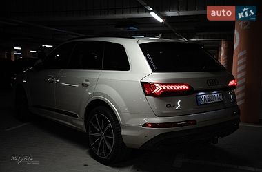 Позашляховик / Кросовер Audi Q7 2020 в Києві