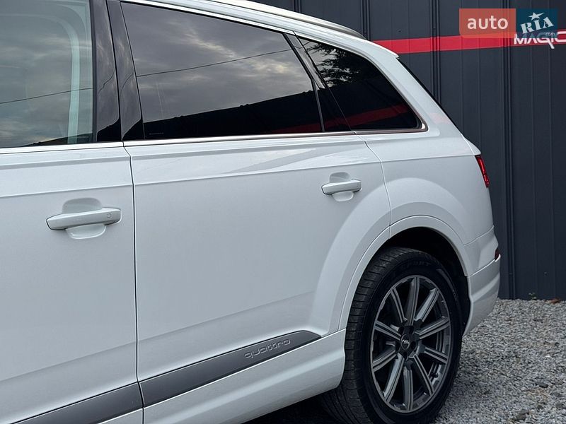 Внедорожник / Кроссовер Audi Q7 2016 в Луцке