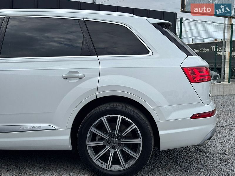 Внедорожник / Кроссовер Audi Q7 2016 в Луцке