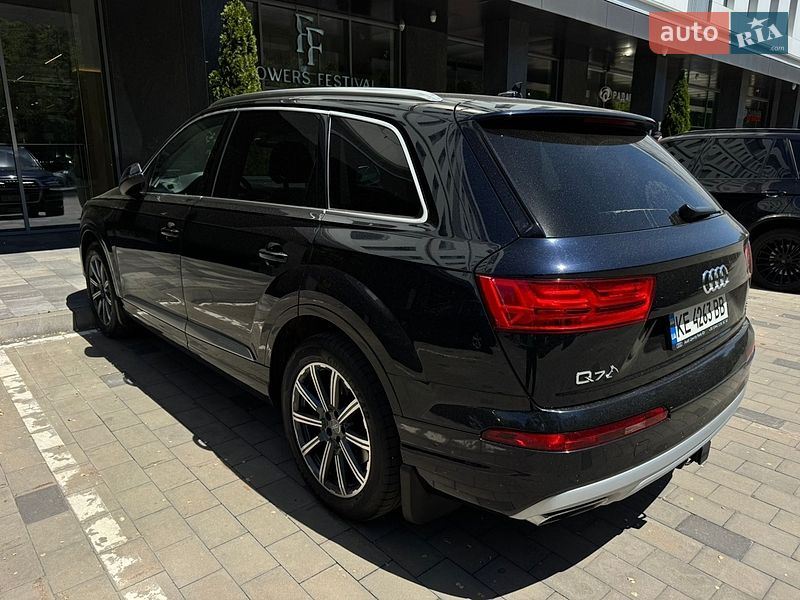 Позашляховик / Кросовер Audi Q7 2016 в Дніпрі