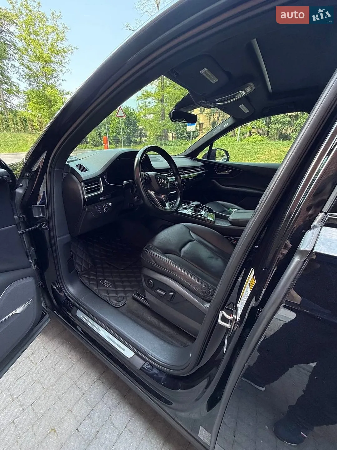 Audi Q7 2016 VIN WA1VAAF76HD011161 фото оголошення 12 з 27