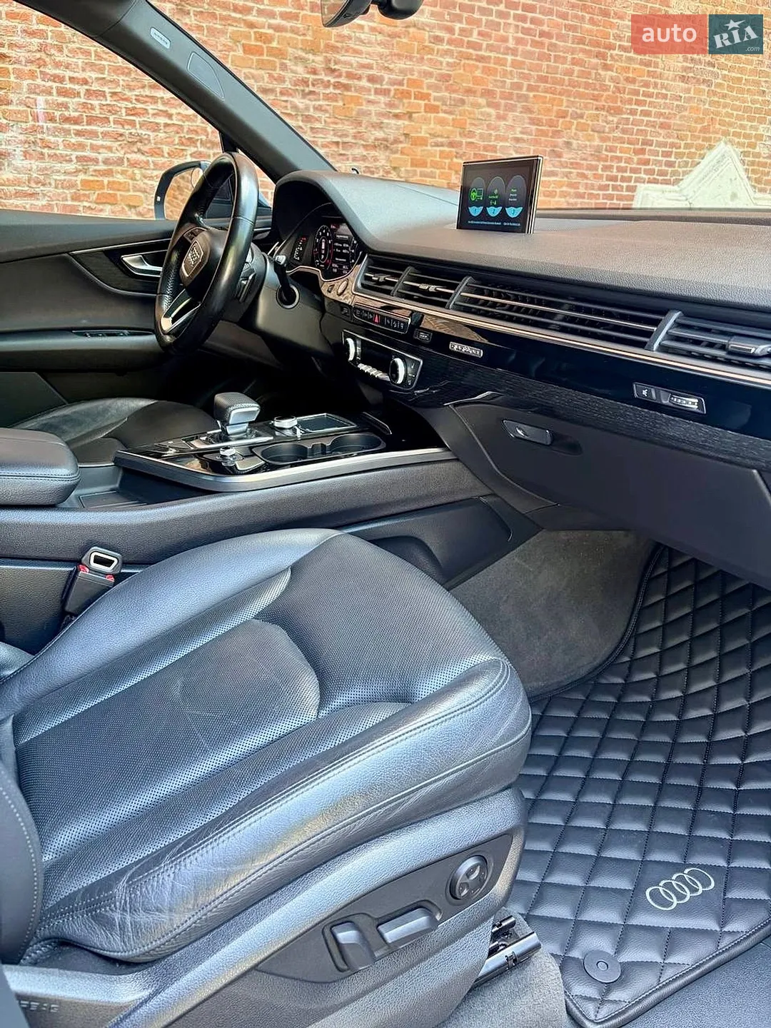 Audi Q7 2016 VIN WA1VAAF76HD011161 фото оголошення 25 з 27