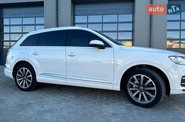 Внедорожник / Кроссовер Audi Q7 2016 в Сарнах