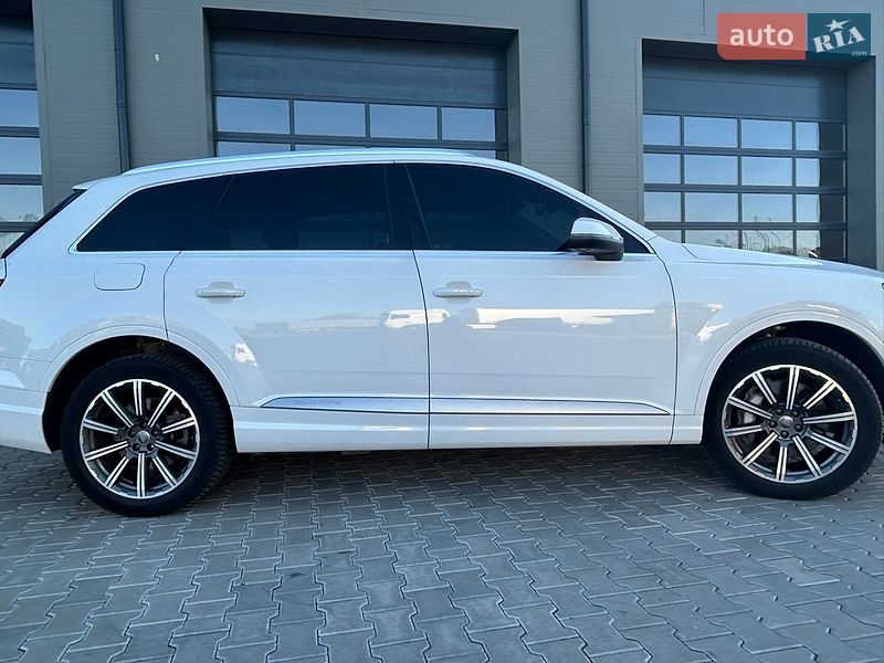 Внедорожник / Кроссовер Audi Q7 2016 в Сарнах