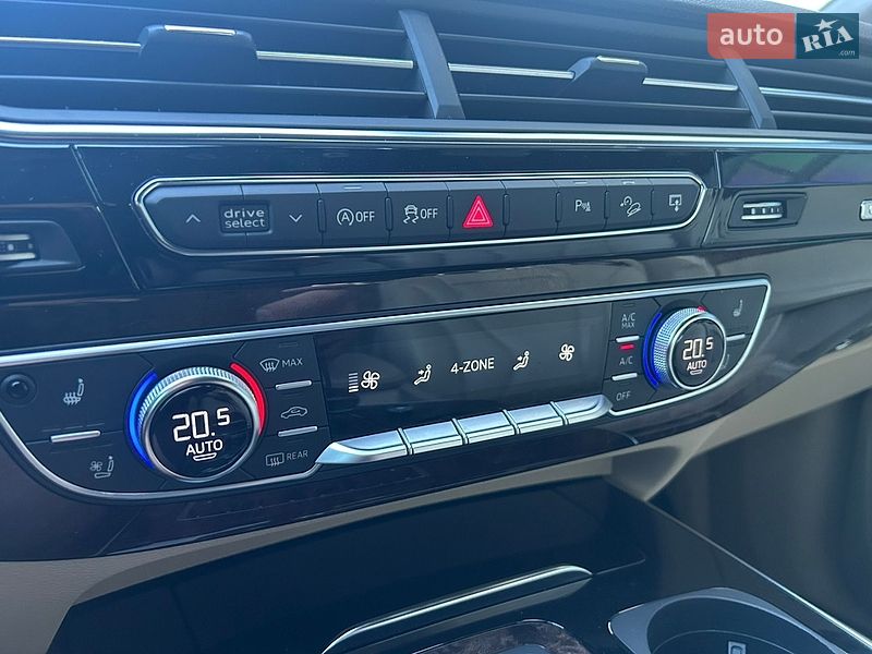 Внедорожник / Кроссовер Audi Q7 2016 в Сарнах