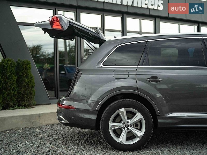 Внедорожник / Кроссовер Audi Q7 2020 в Черновцах