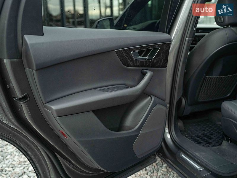 Внедорожник / Кроссовер Audi Q7 2020 в Черновцах