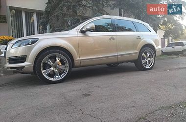 Позашляховик / Кросовер Audi Q7 2006 в Рівному