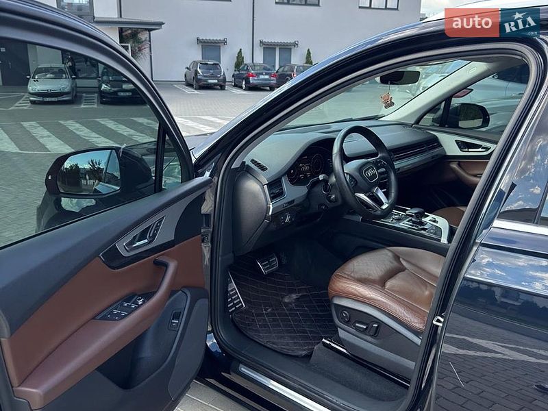 Позашляховик / Кросовер Audi Q7 2015 в Рівному