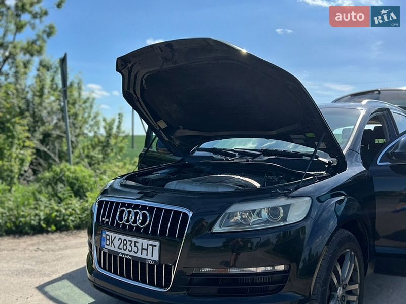 Позашляховик / Кросовер Audi Q7 2007 в Рівному