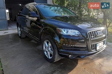 Позашляховик / Кросовер Audi Q7 2015 в Володимирі