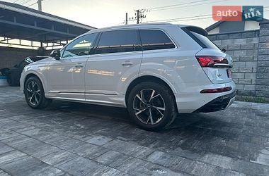 Внедорожник / Кроссовер Audi Q7 2021 в Киеве