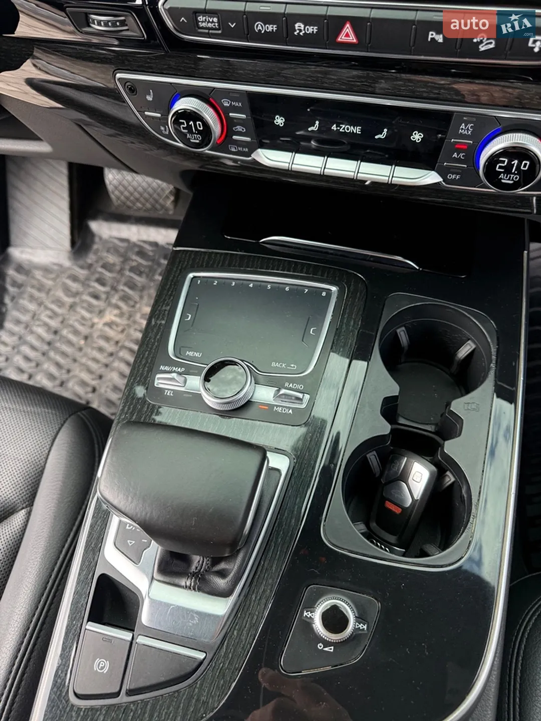 2016 Audi Q7 - мініатюра 23