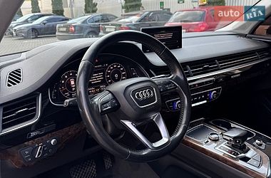 Позашляховик / Кросовер Audi Q7 2017 в Києві