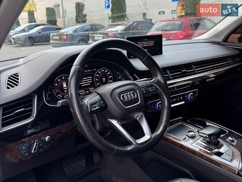 Позашляховик / Кросовер Audi Q7 2017 в Києві