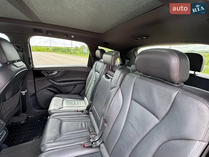 Audi Q7 2016 VIN WA1LAAF70HD037682 фото оголошення 35 з 72