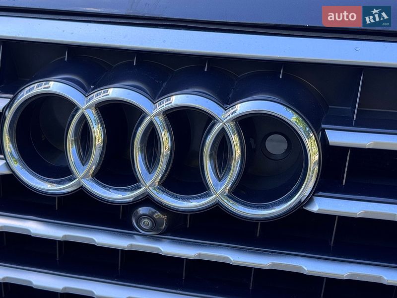 Позашляховик / Кросовер Audi Q7 2017 в Рівному