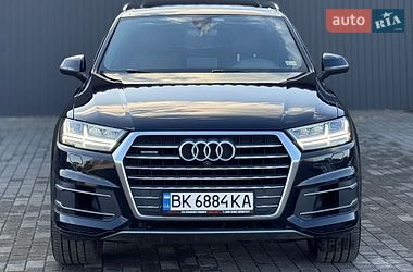 Позашляховик / Кросовер Audi Q7 2016 в Сарнах