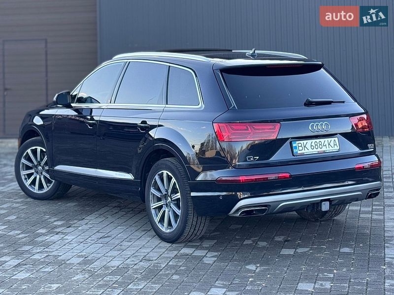 Позашляховик / Кросовер Audi Q7 2016 в Сарнах