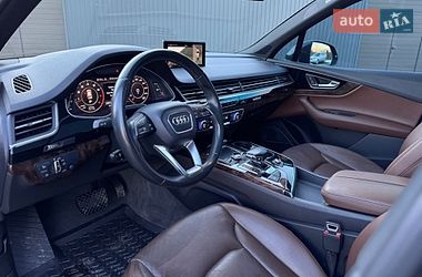 Позашляховик / Кросовер Audi Q7 2016 в Сарнах