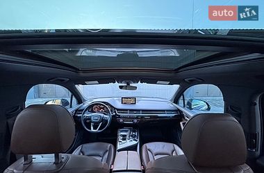 Позашляховик / Кросовер Audi Q7 2016 в Сарнах