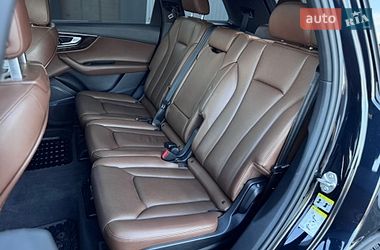 Позашляховик / Кросовер Audi Q7 2016 в Сарнах