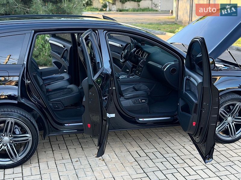 Внедорожник / Кроссовер Audi Q7 2013 в Одессе