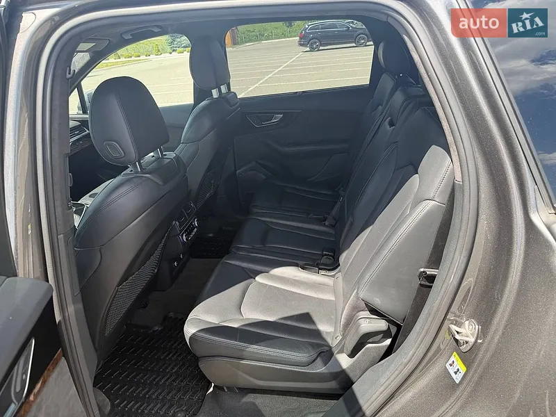Audi Q7 2018 VIN WA1VAAF79JD033676 фото оголошення 29 з 71