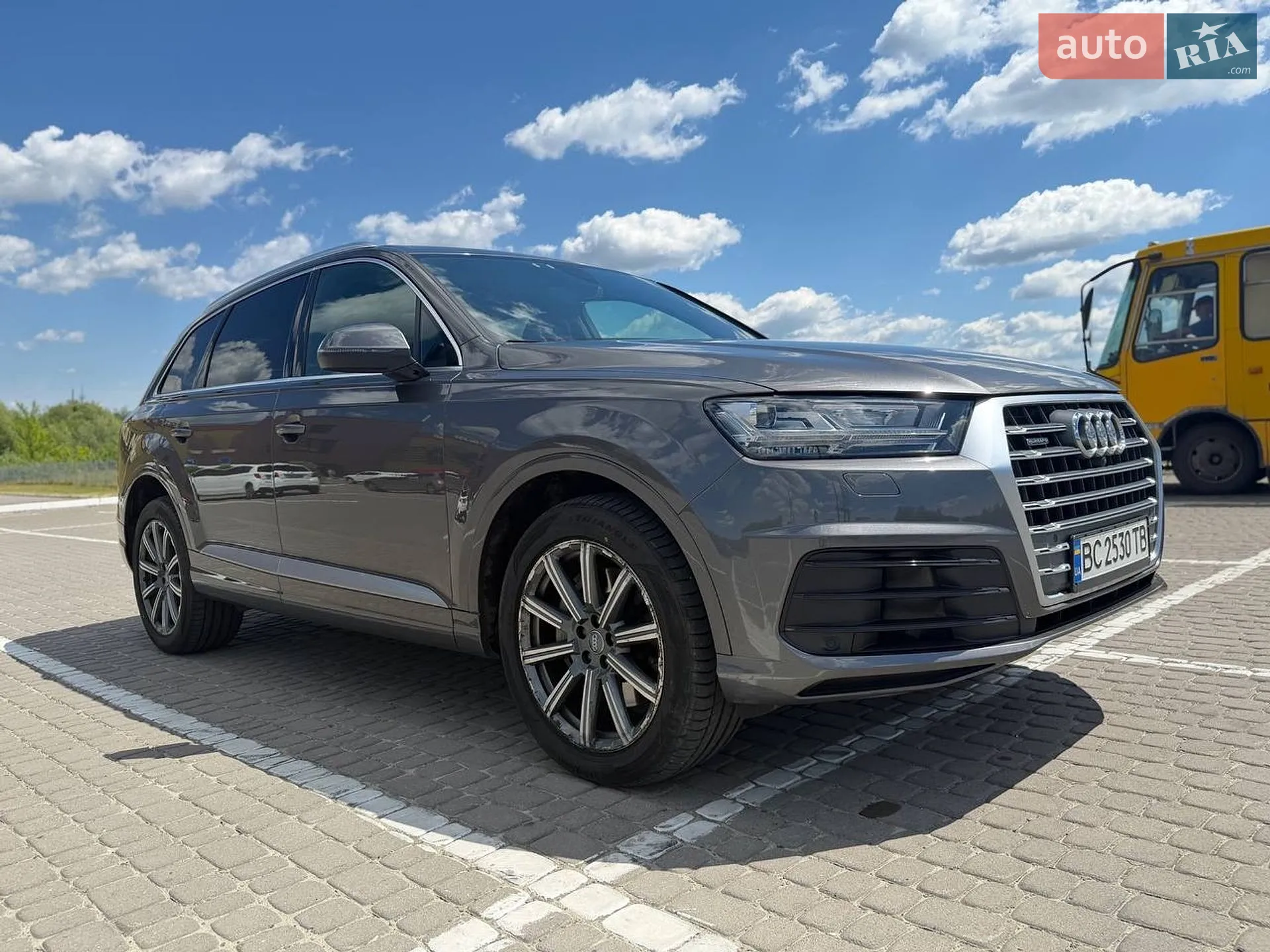 Audi Q7 2018 VIN WA1VAAF79JD033676 фото оголошення 10 з 32