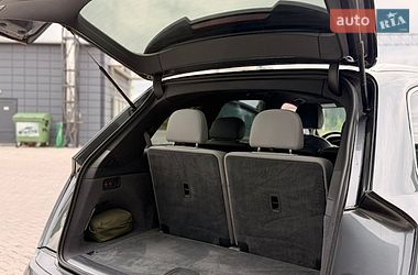 Позашляховик / Кросовер Audi Q7 2016 в Рівному фото 23 Позашляховик / Кросовер Audi Q7 2016 в Рівному