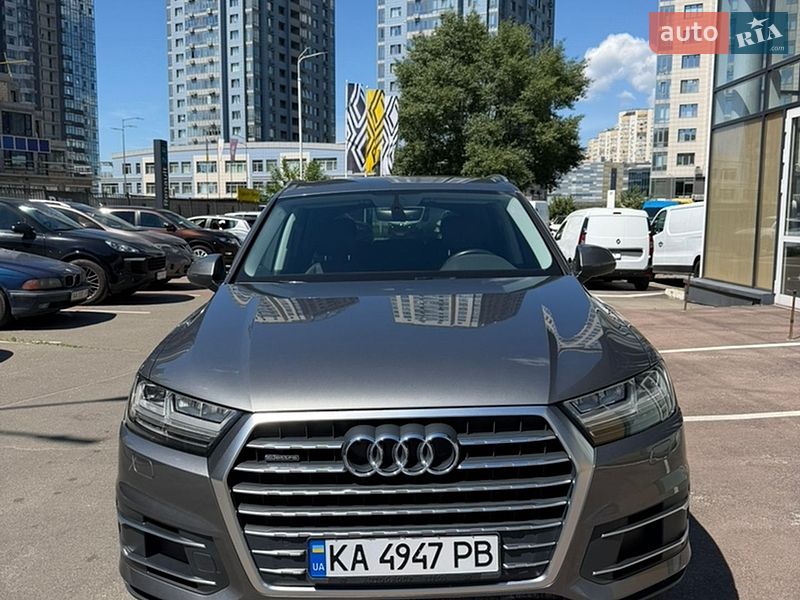 Позашляховик / Кросовер Audi Q7 2017 в Києві