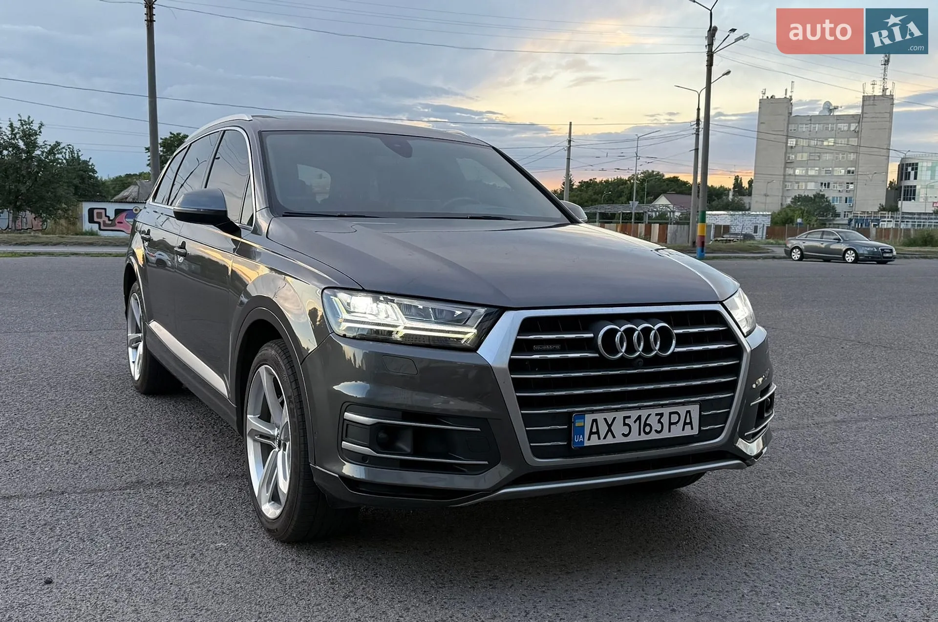 Audi Q7 2018 VIN WA1VAAF76KD010065 фото оголошення 4 з 23
