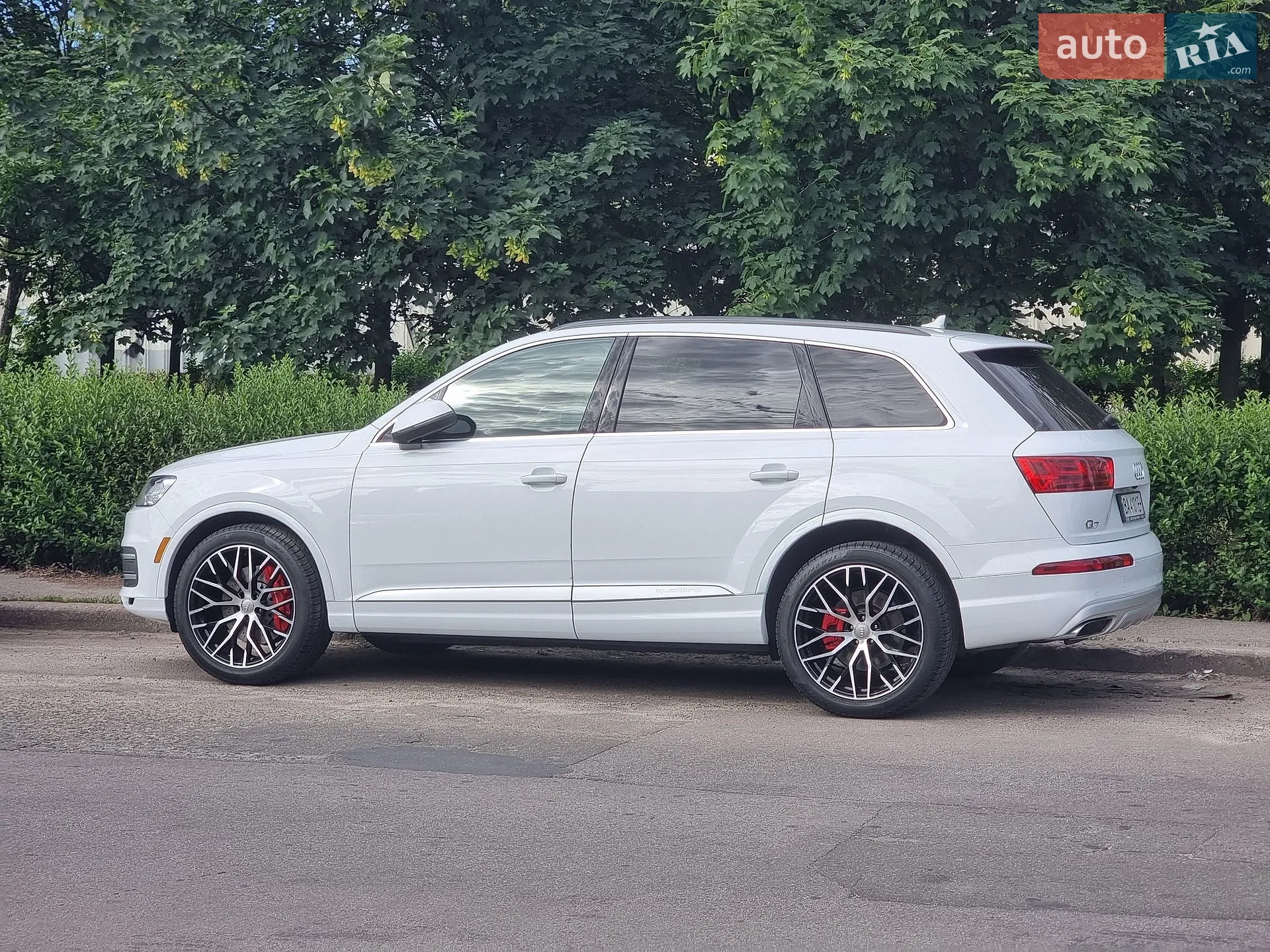 Audi Q7 2017 VIN WA1VAAF70JD018533 фото оголошення 3 з 69