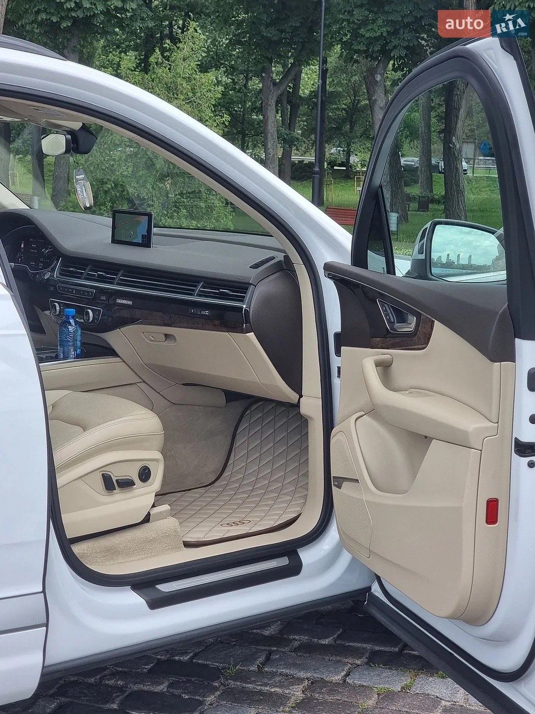 Audi Q7 2017 VIN WA1VAAF70JD018533 фото оголошення 20 з 69