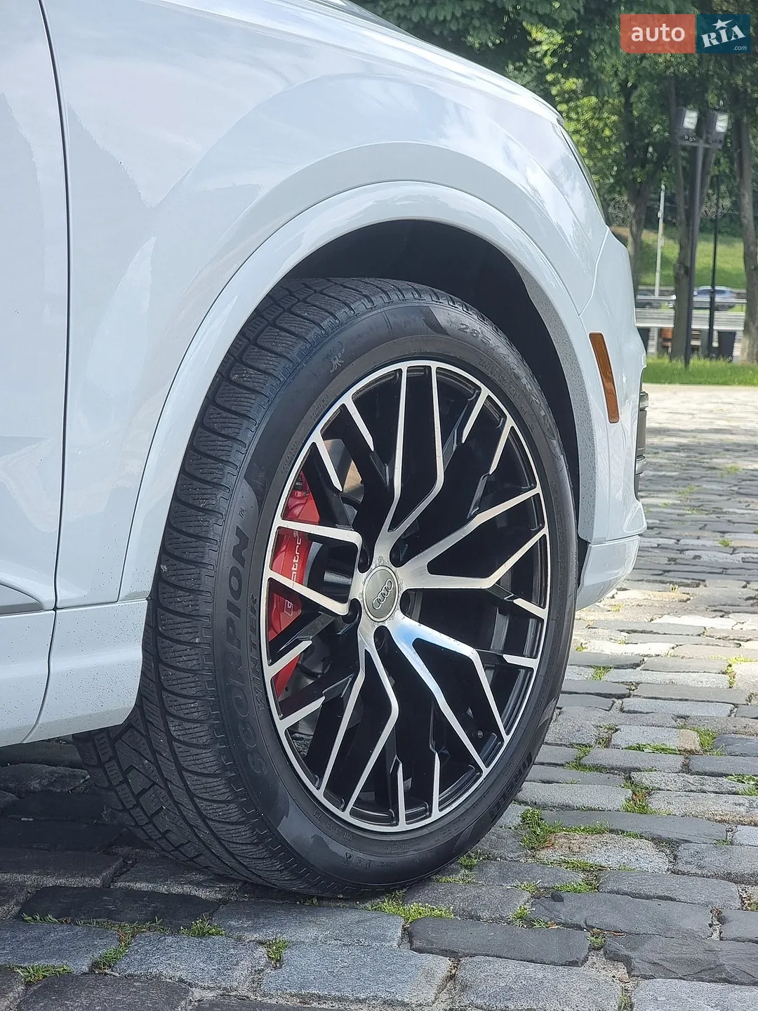 Audi Q7 2017 VIN WA1VAAF70JD018533 фото оголошення 7 з 69