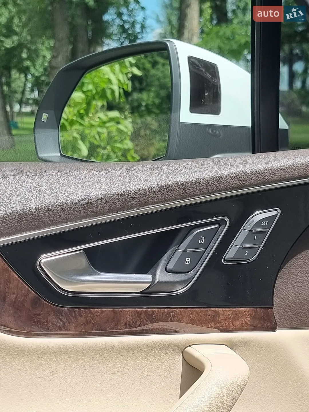 Audi Q7 2017 VIN WA1VAAF70JD018533 фото оголошення 18 з 69