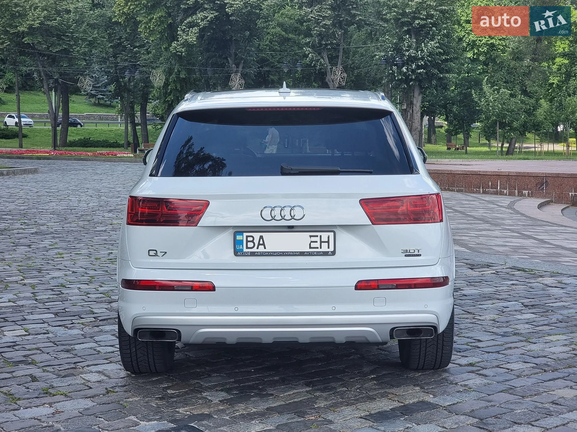 Audi Q7 2017 VIN WA1VAAF70JD018533 фото оголошення 8 з 69