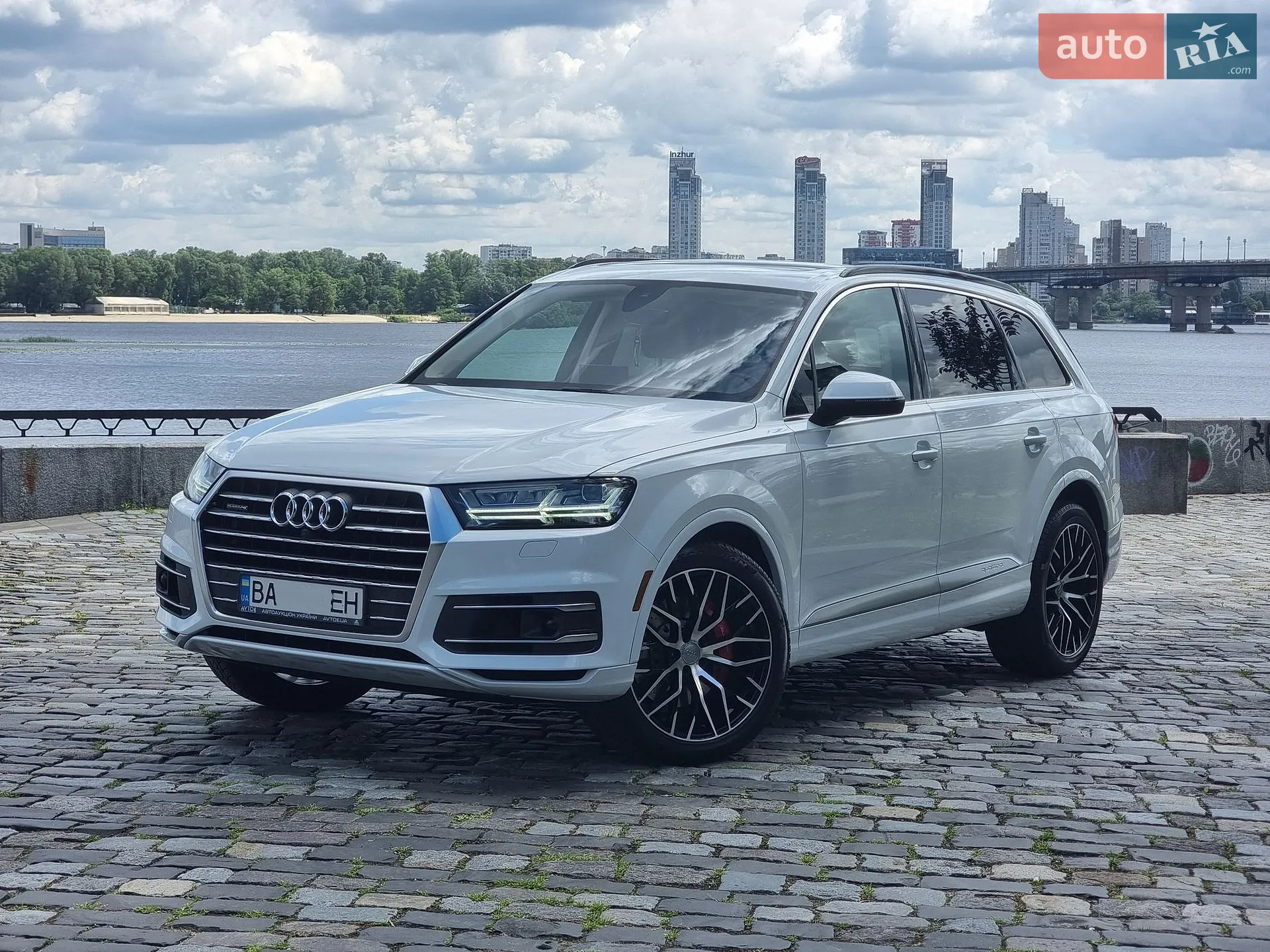 Audi Q7 2017 VIN WA1VAAF70JD018533 фото оголошення 68 з 69